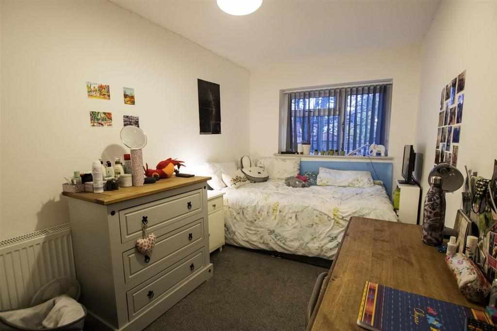 Flat Heeley Road in Birmingham