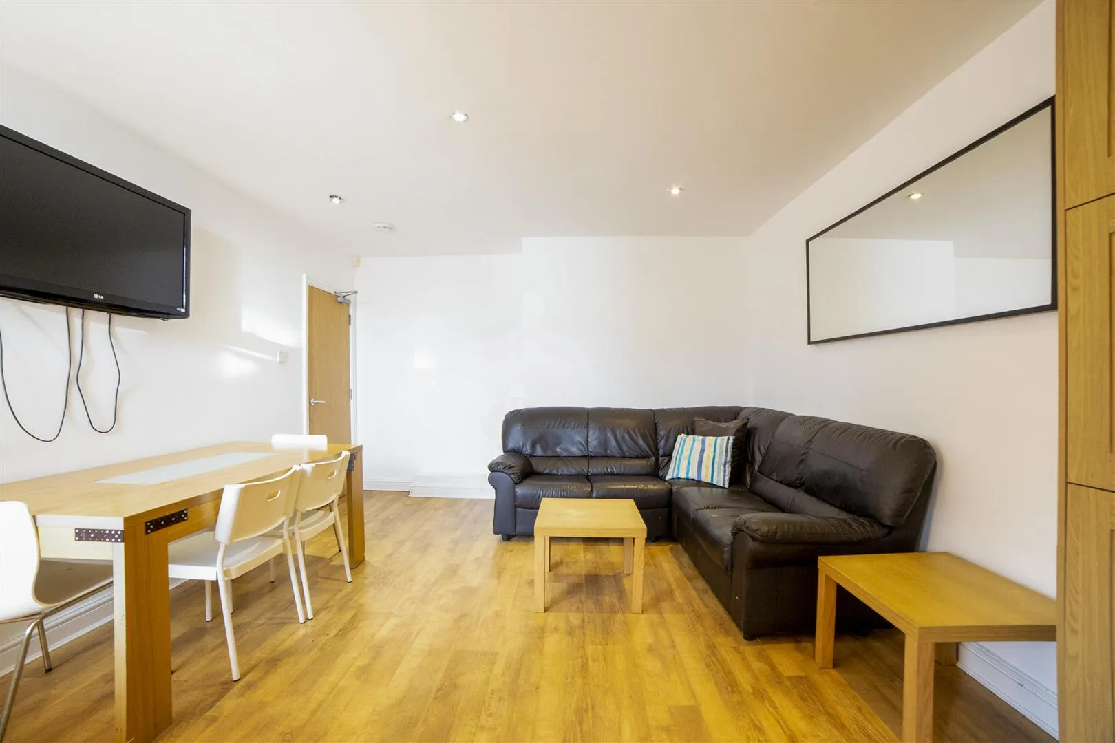Flat Hartside Gardens in Newcastle upon Tyne