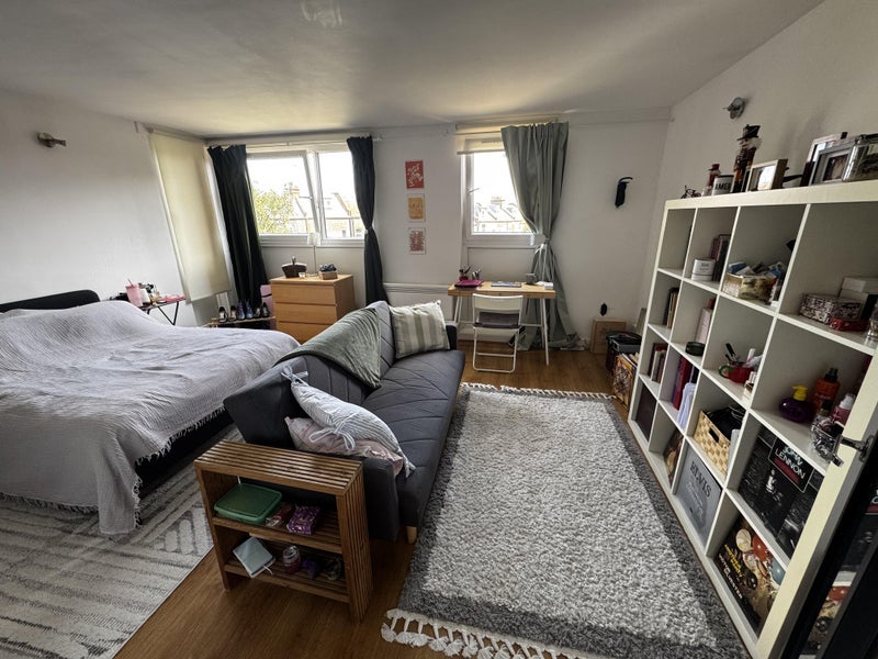 Room Bakersfield in Greater London