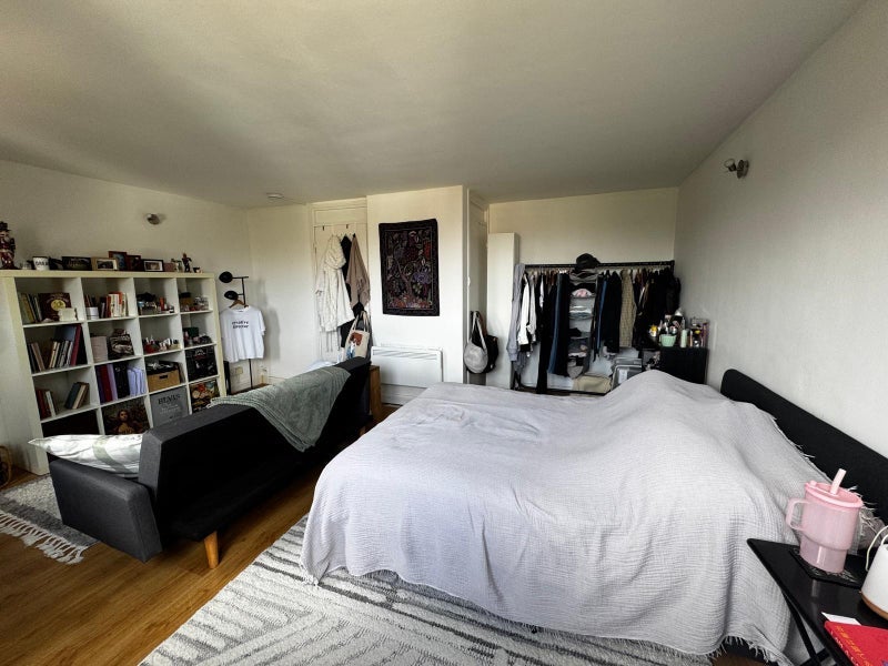 Room Bakersfield in Greater London