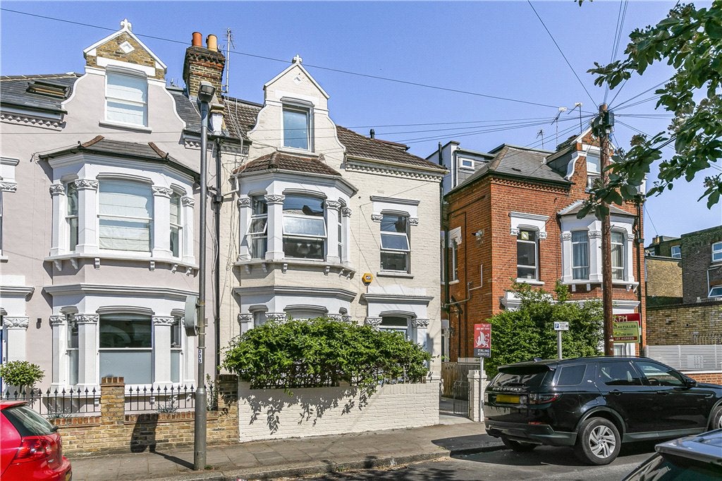 Flat Mexfield Road in Greater London