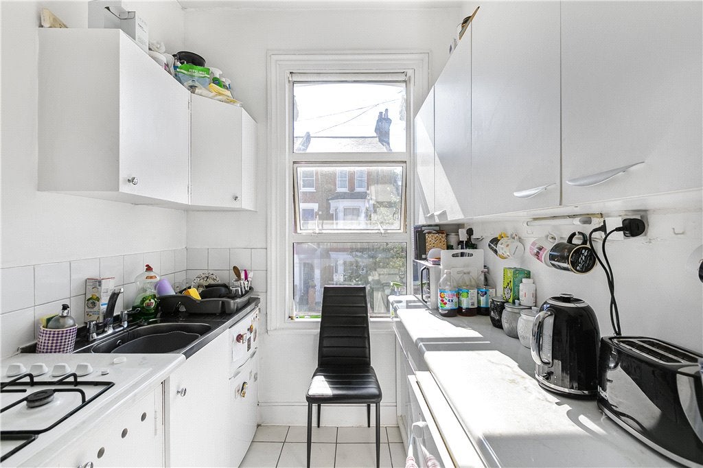 Flat Mexfield Road in Greater London
