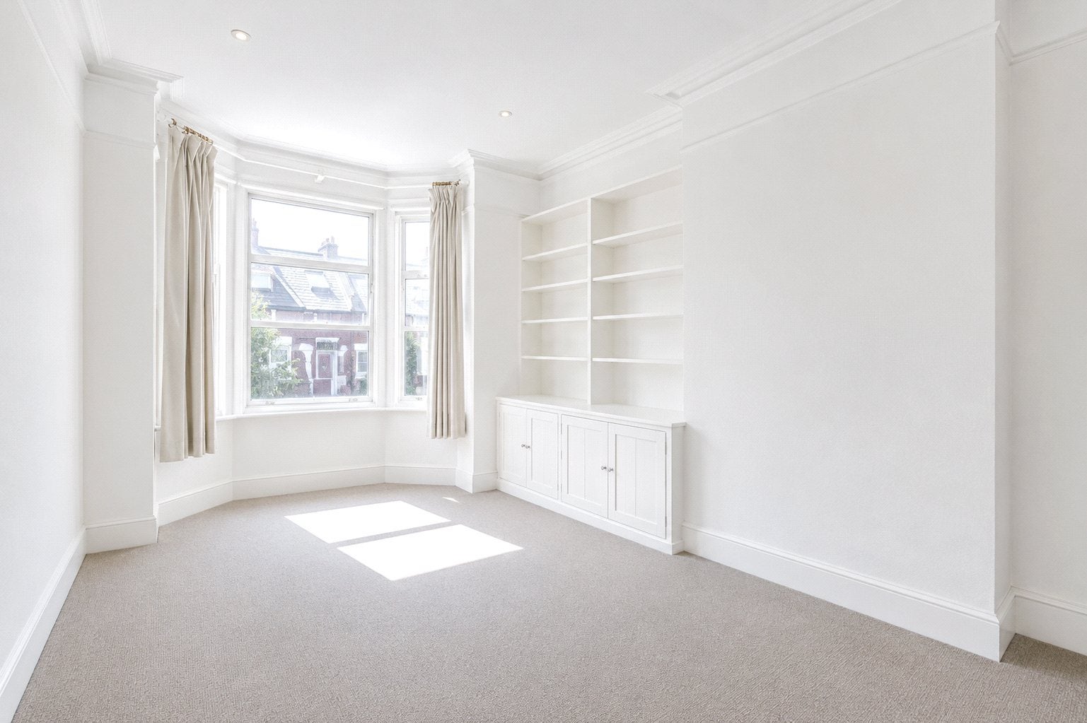 Flat Mexfield Road in Greater London