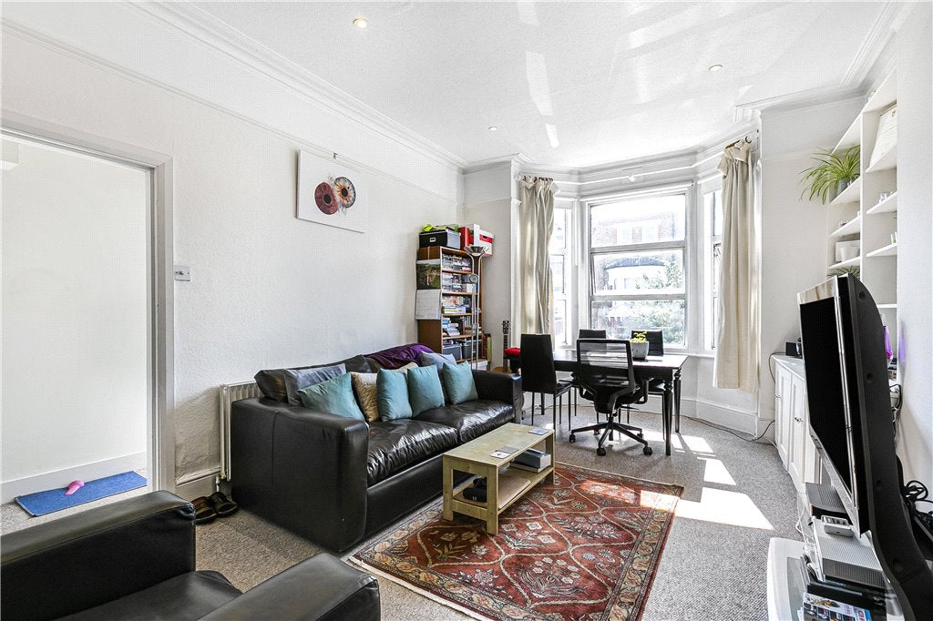 Flat Mexfield Road in Greater London
