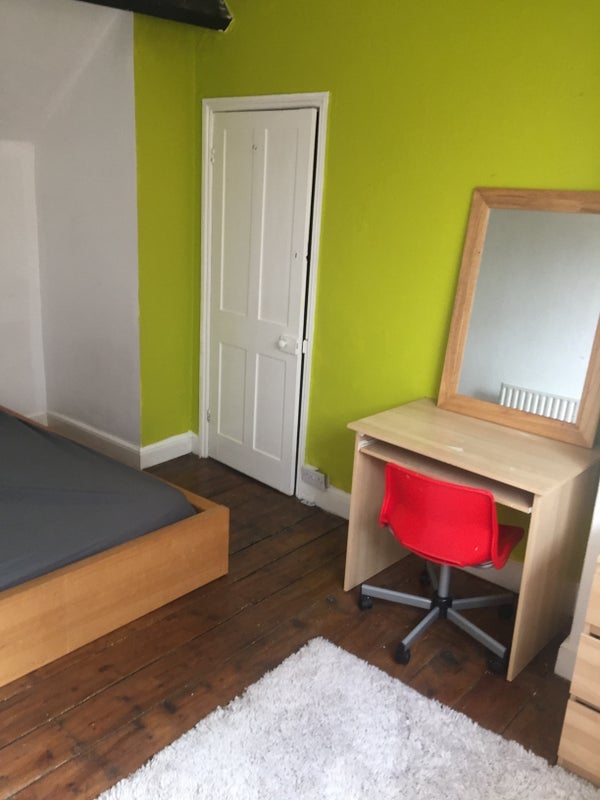 Room Meadow Terrace in Sheffield