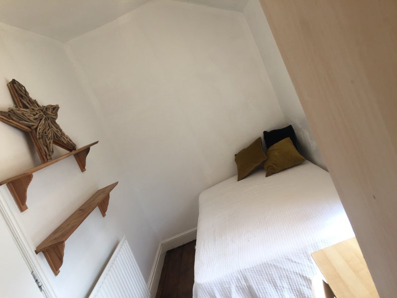 Room Meadow Terrace in Sheffield