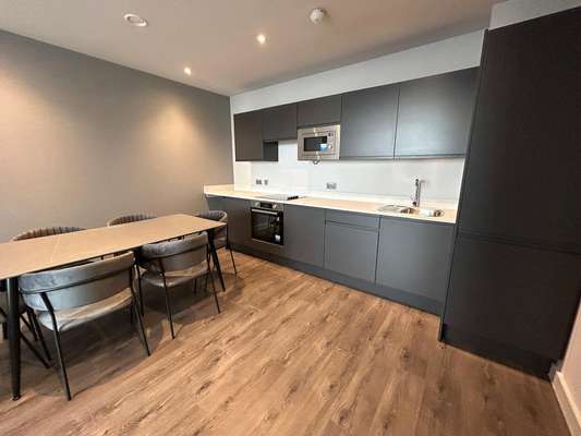 Flat Trinity Way in Salford
