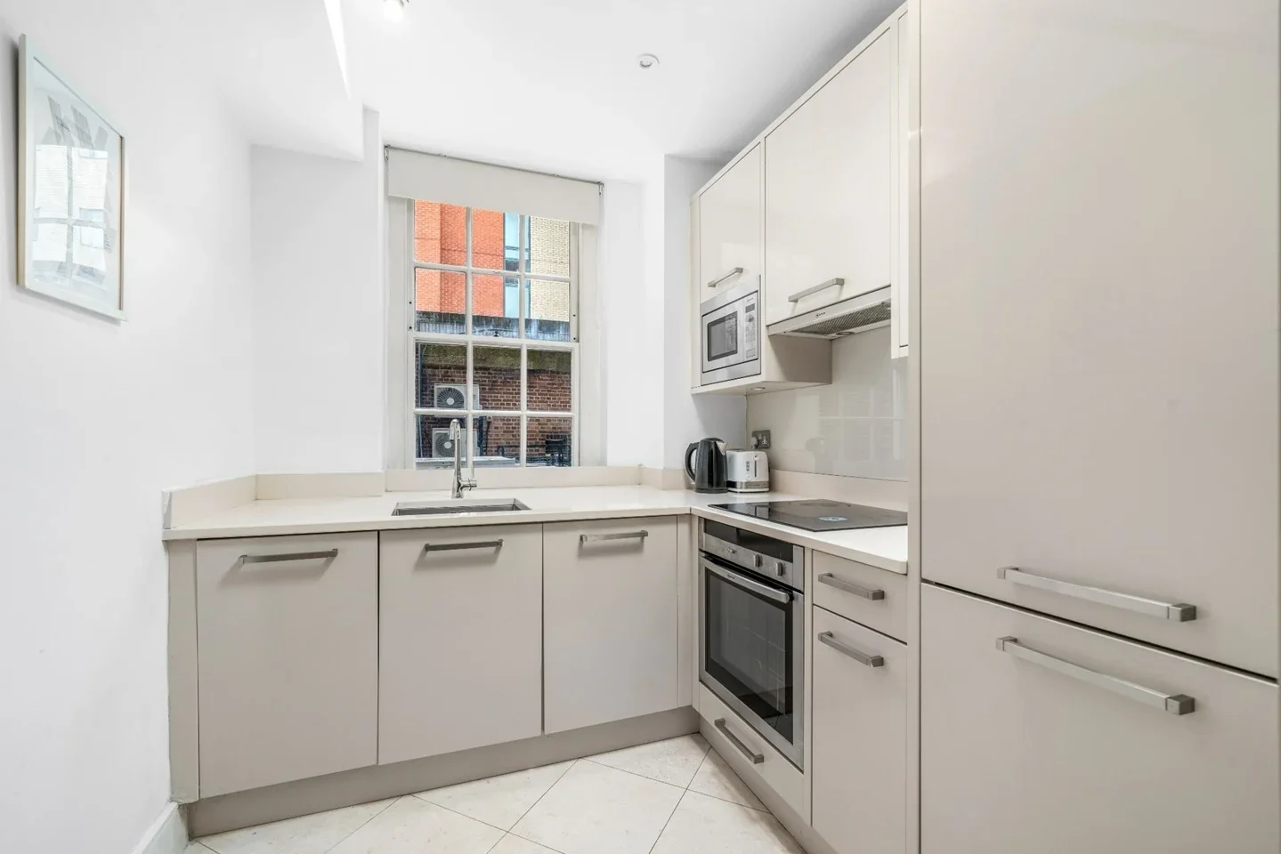 Flat Forset Street in City of Westminster
