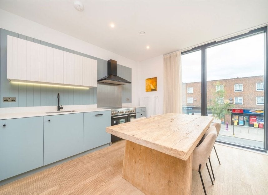 Flat Bradshaw Yard in Greater London