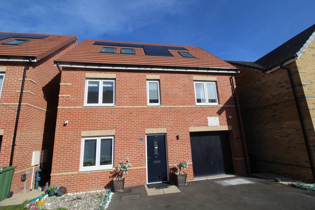 Flat Lotus Crescent in Wakefield