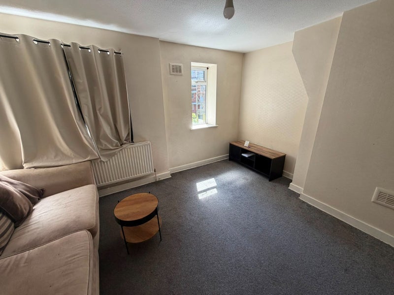 Room Eccles New Road in Salford