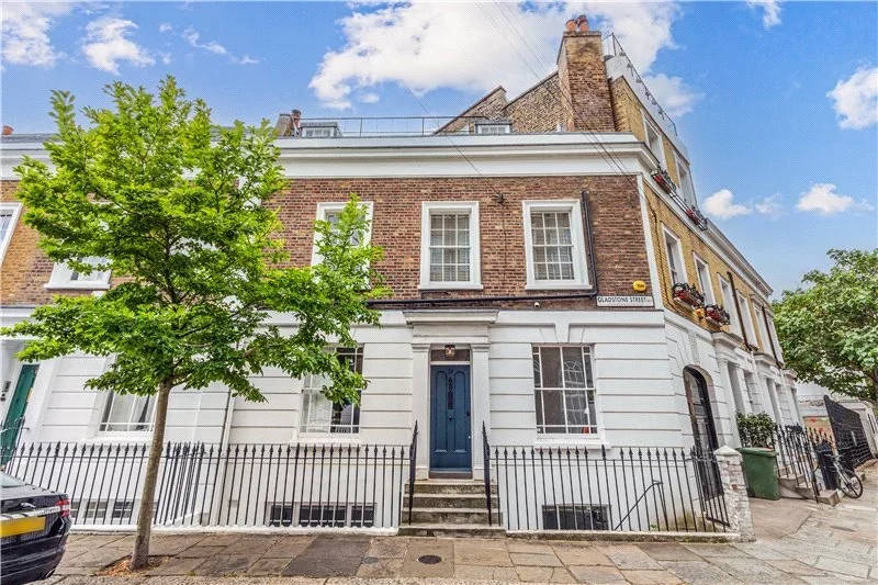 House Gladstone Street in Greater London