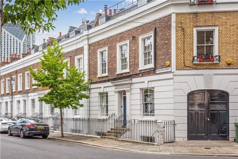 House Gladstone Street in Greater London