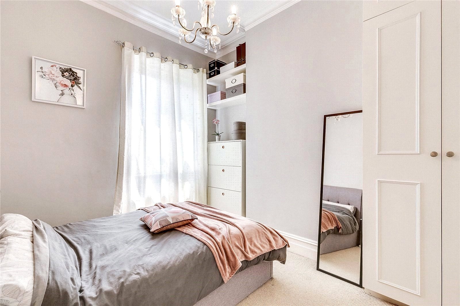 Flat Glengall Road in Greater London