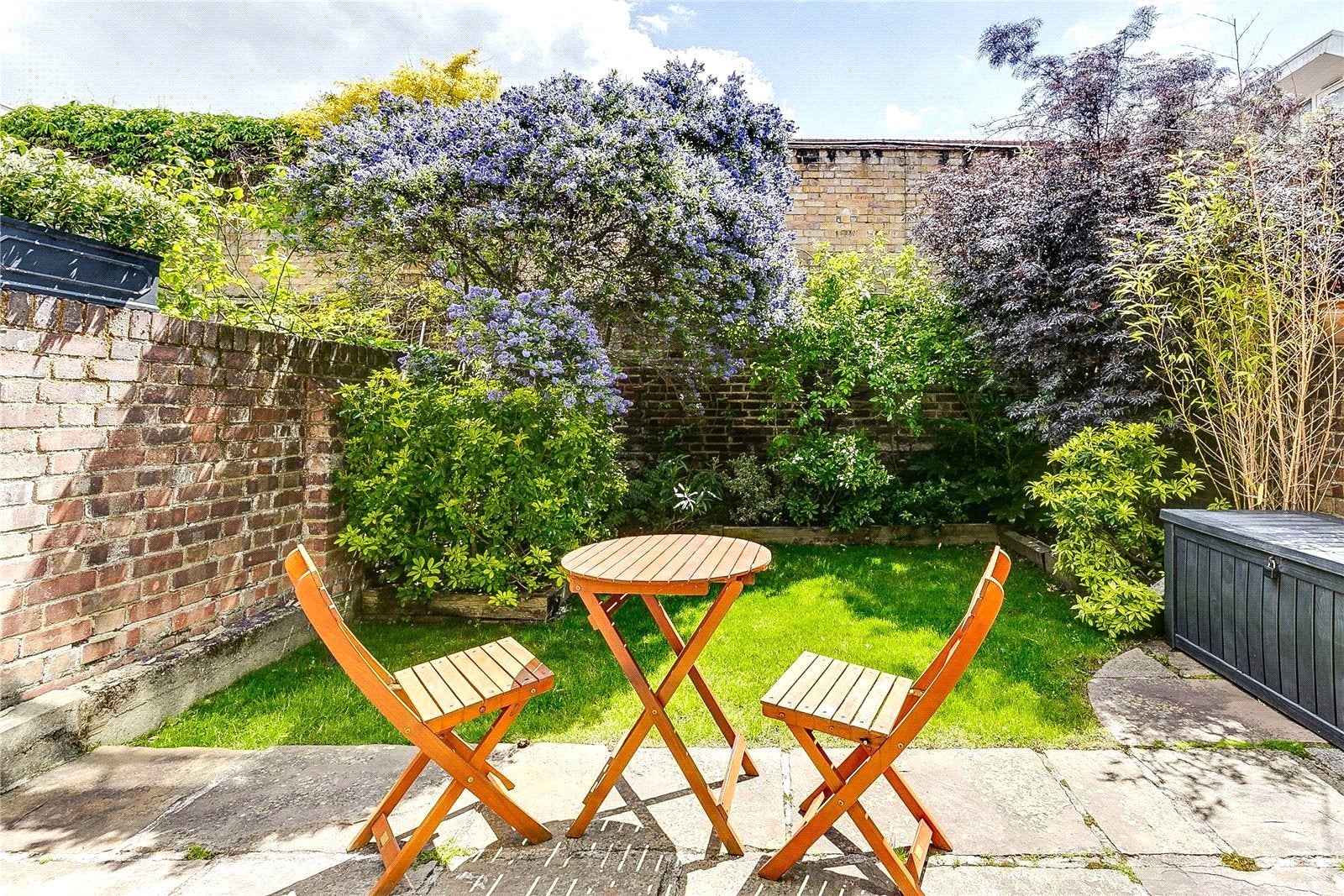 Flat Glengall Road in Greater London