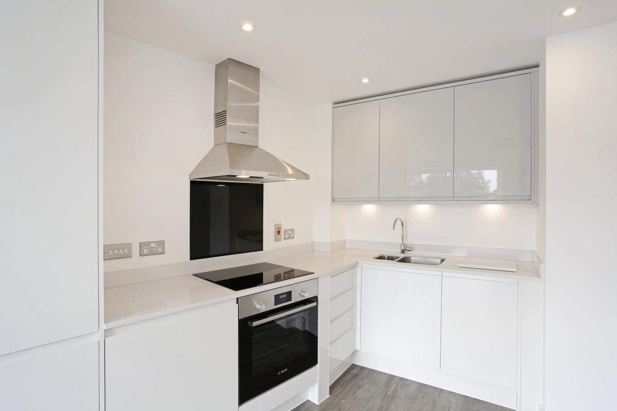 Flat Peascod Street in Windsor