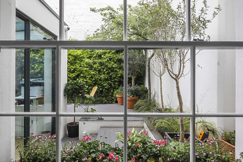 Flat Ennismore Gardens Mews in Greater London