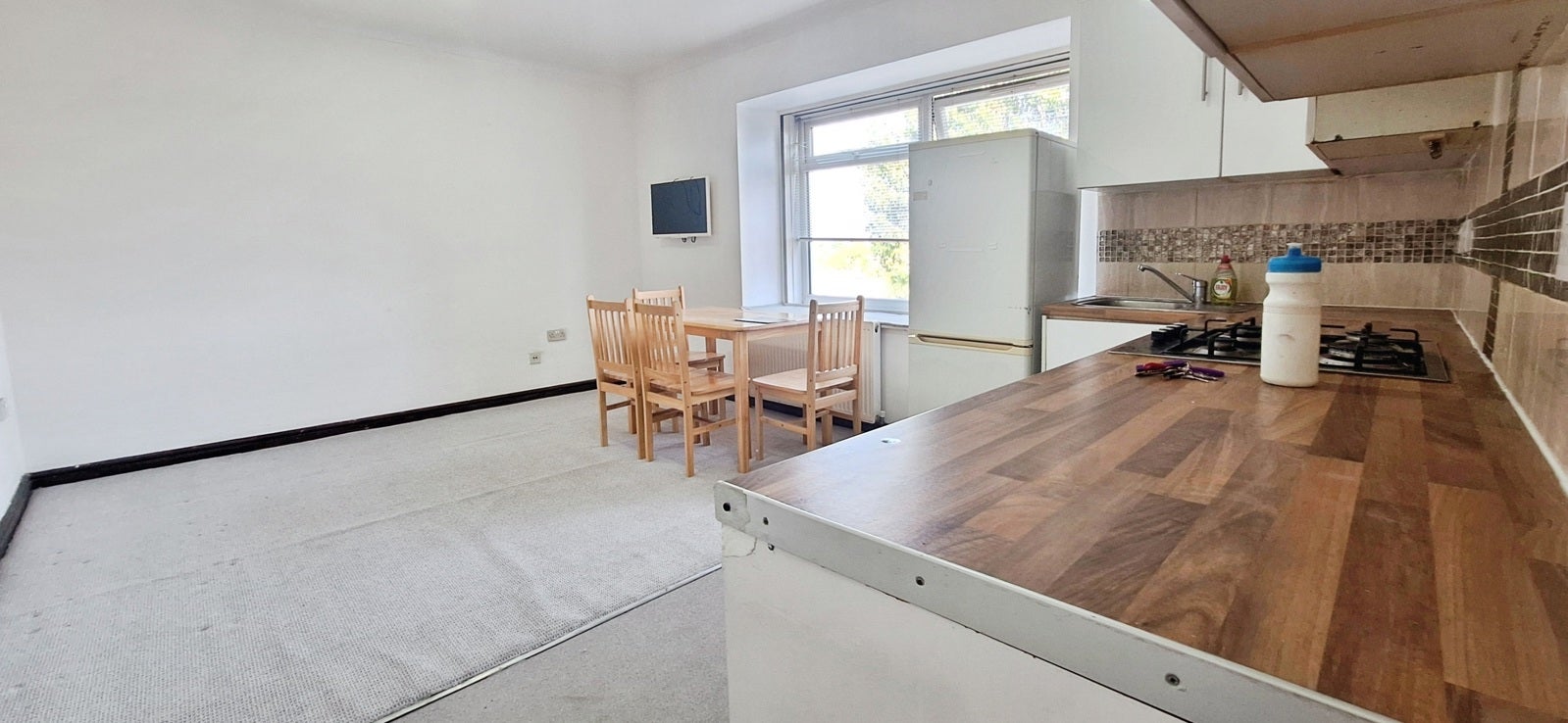 Flat Rowan Close in Greater London