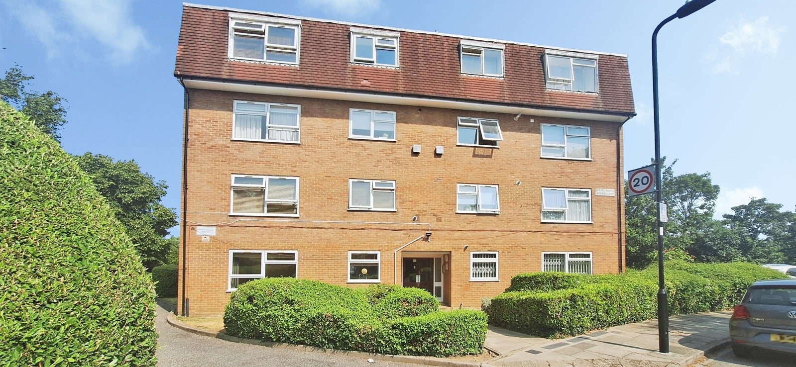 Flat Rowan Close in Greater London