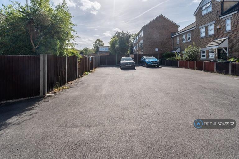 House Craster Road in Greater London