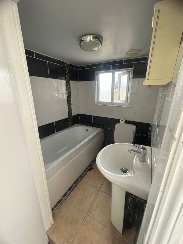 Room Gough Walk in Greater London