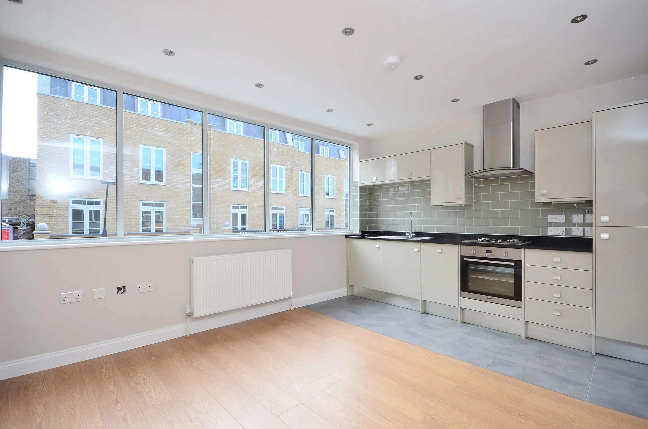 Flat Rye Lane in Greater London