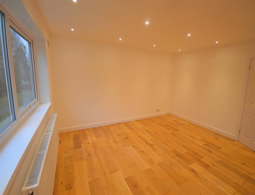 Flat Brooklands Road in Trafford