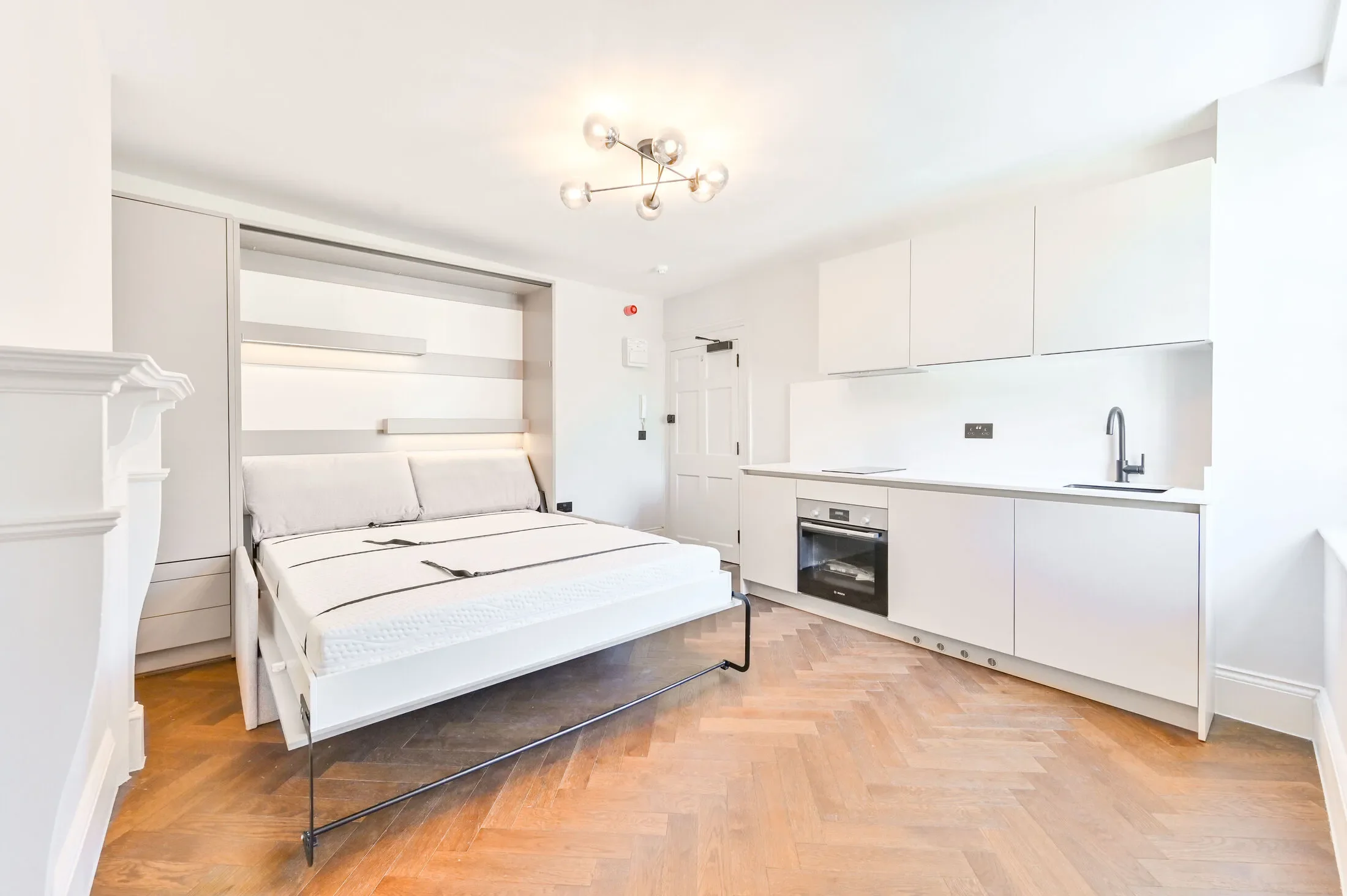 Flat Upper Berkeley Street in City of Westminster