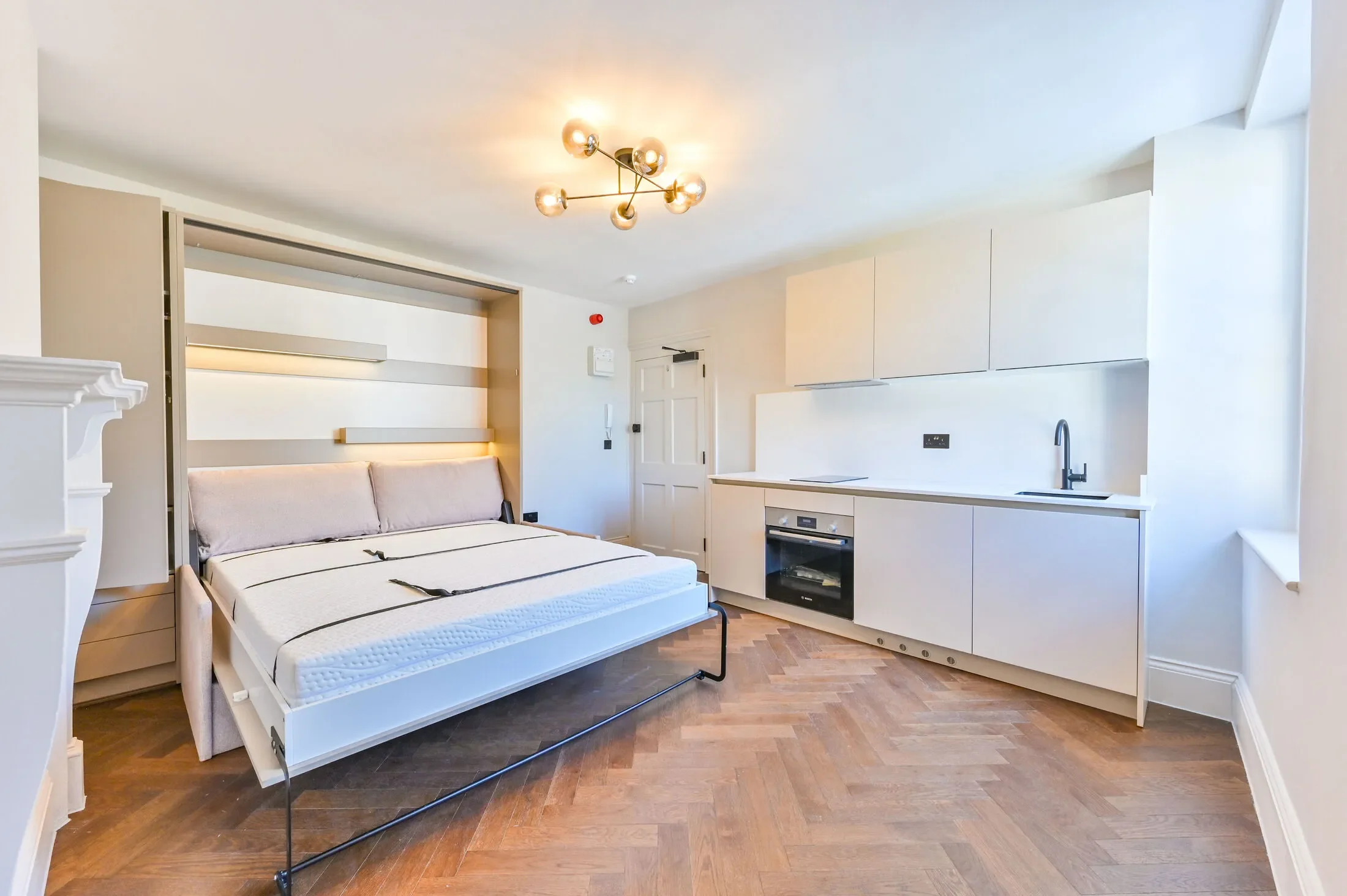 Flat Upper Berkeley Street in City of Westminster
