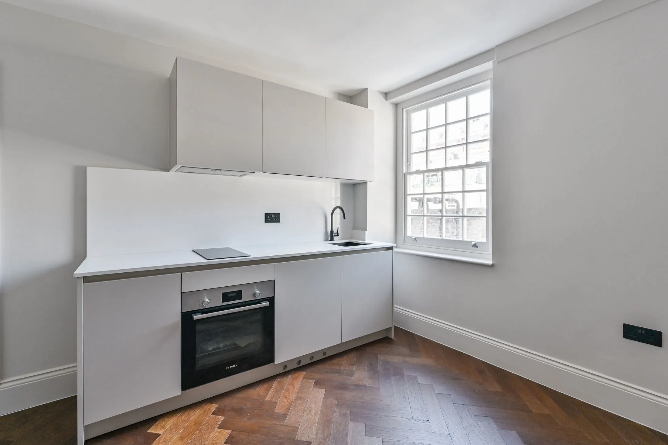 Flat Upper Berkeley Street in City of Westminster
