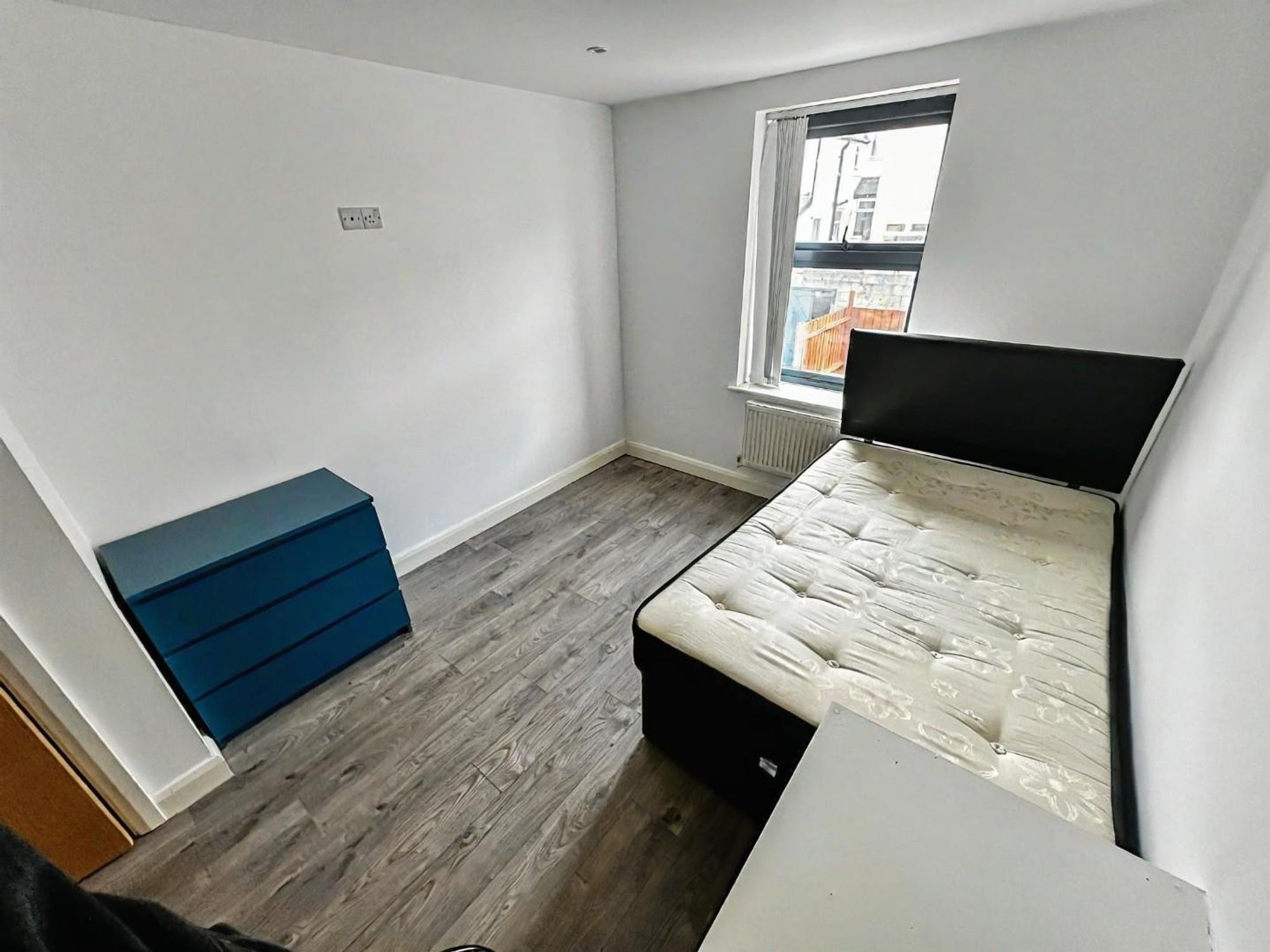 Room Monthermer Road in Cardiff
