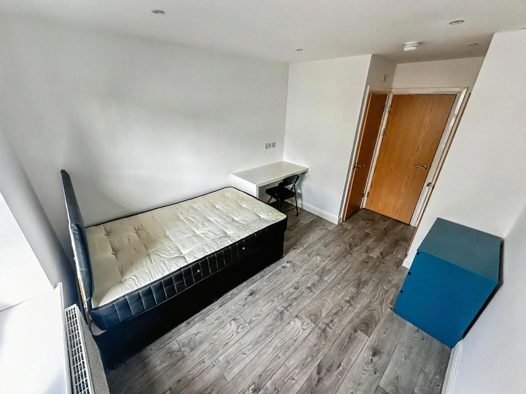 Room Monthermer Road in Cardiff