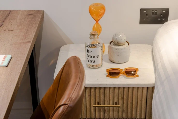 Flat Marloes Road in Greater London