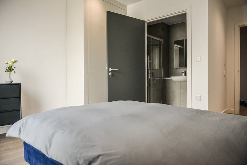 Room Waterden Road in Greater London