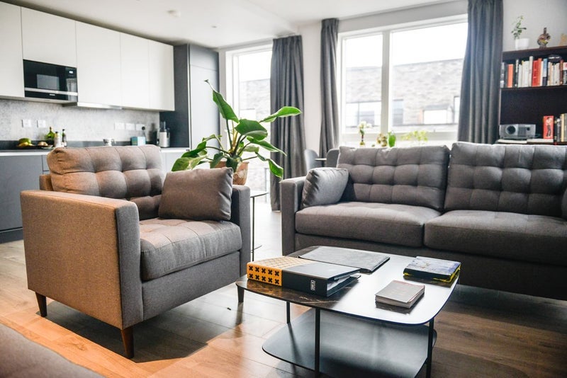 Room Waterden Road in Greater London