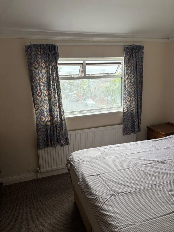 Room Birkbeck Avenue in Greater London