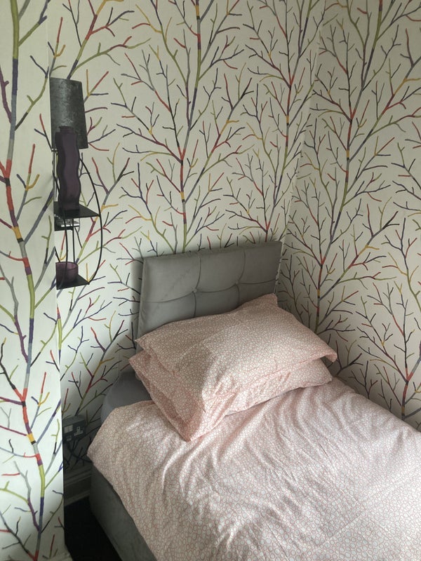 Room Alverthorpe Road in Wakefield