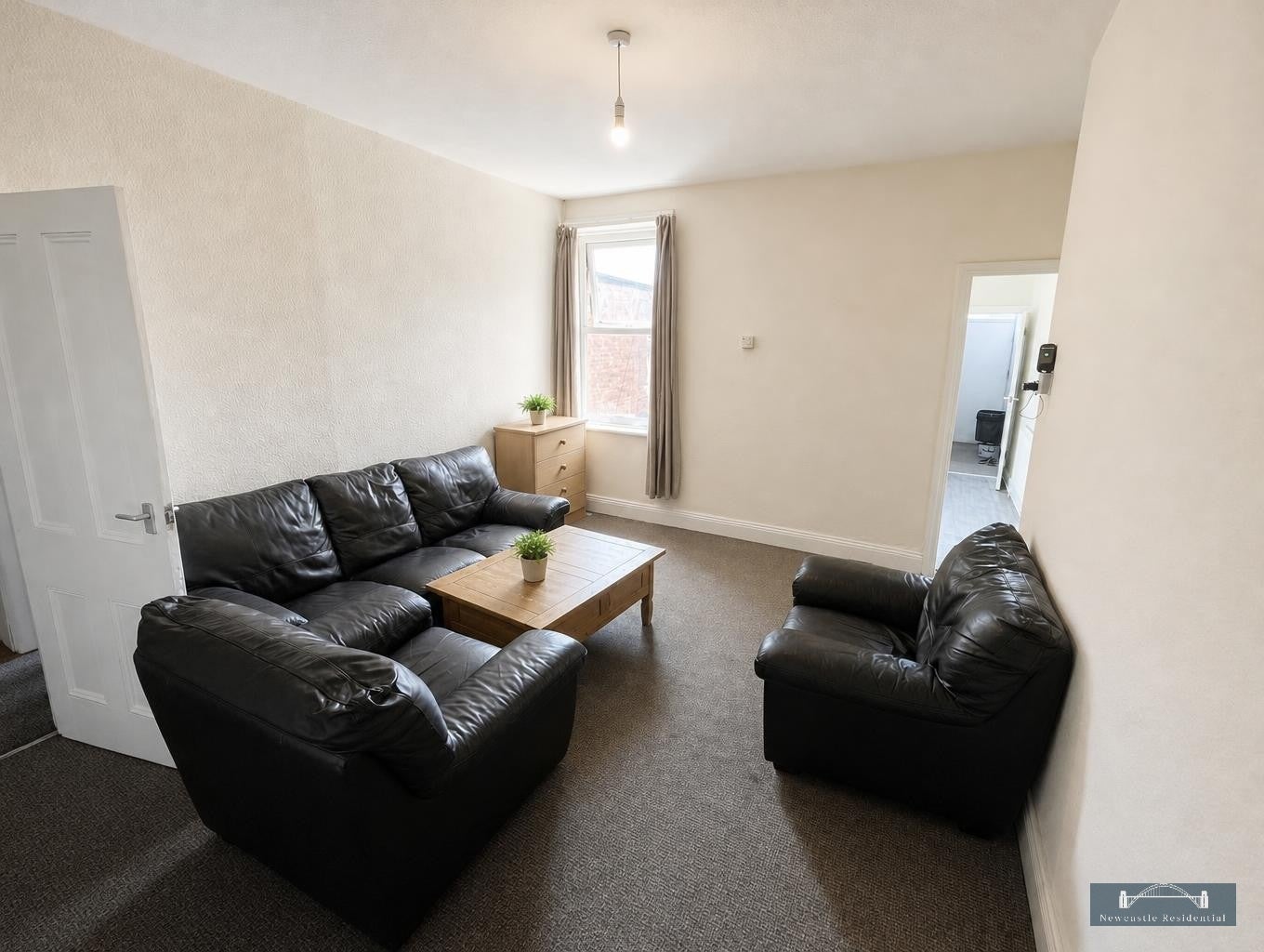 Flat Wingrove Gardens in Newcastle upon Tyne
