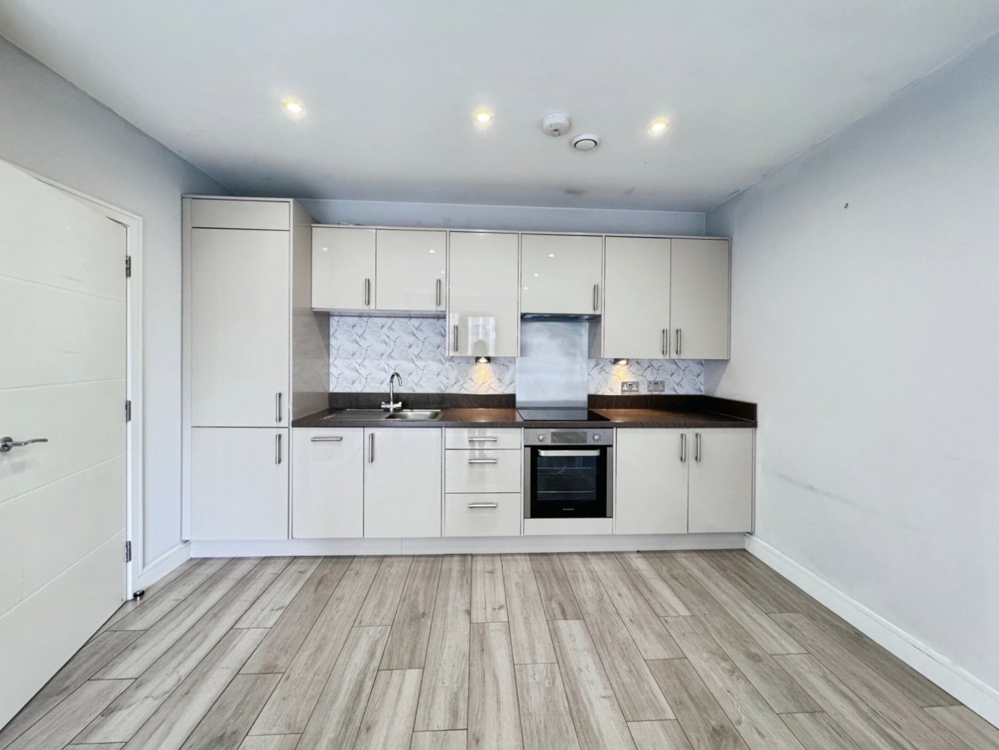 Flat Victoria Avenue in Southend-on-Sea