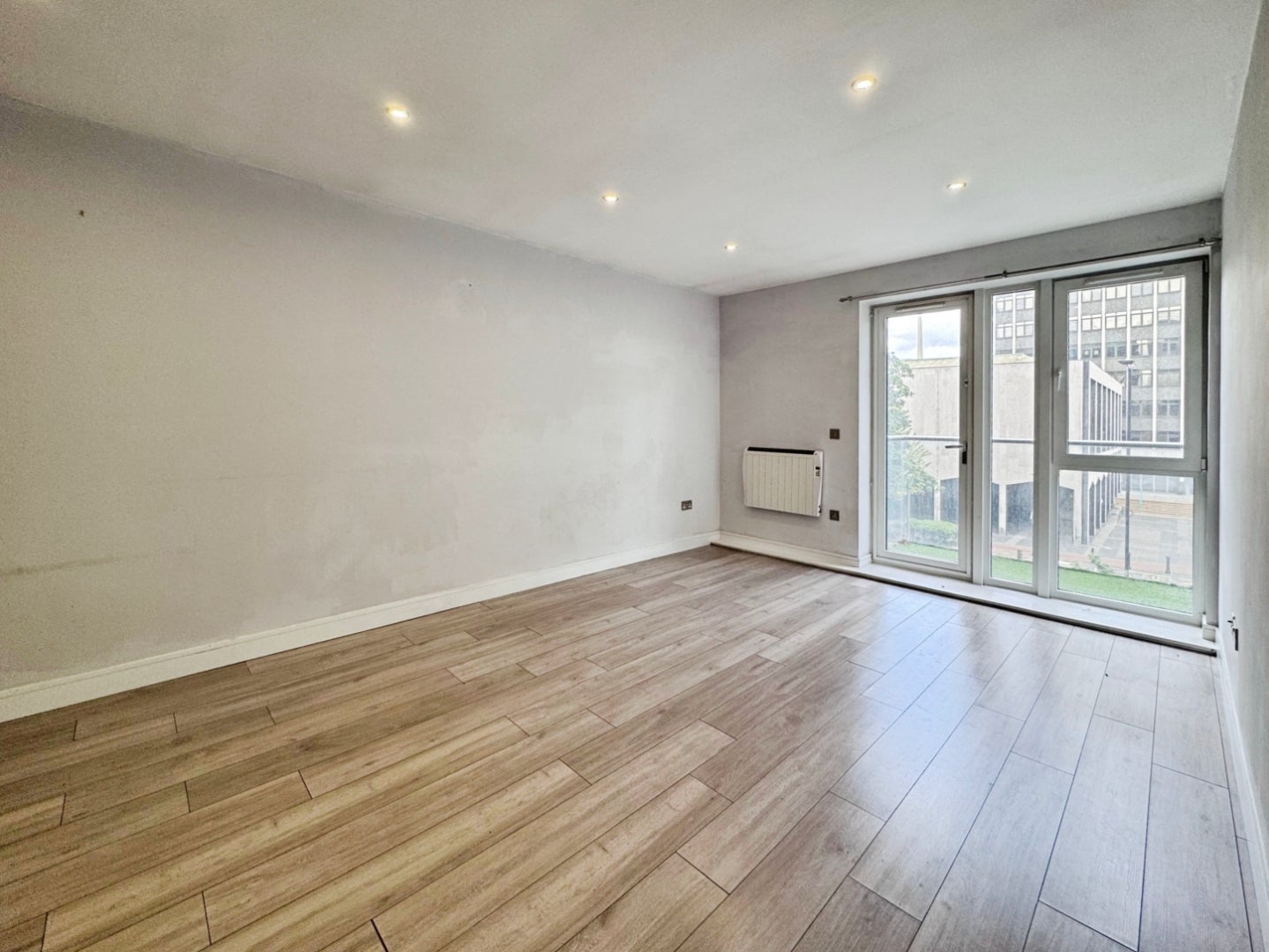 Flat Victoria Avenue in Southend-on-Sea