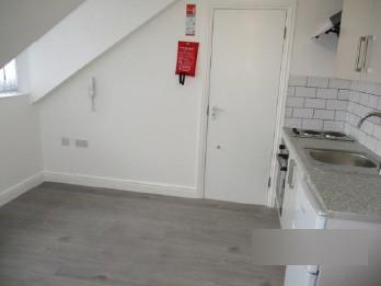 Flat Roberts Road in High Wycombe