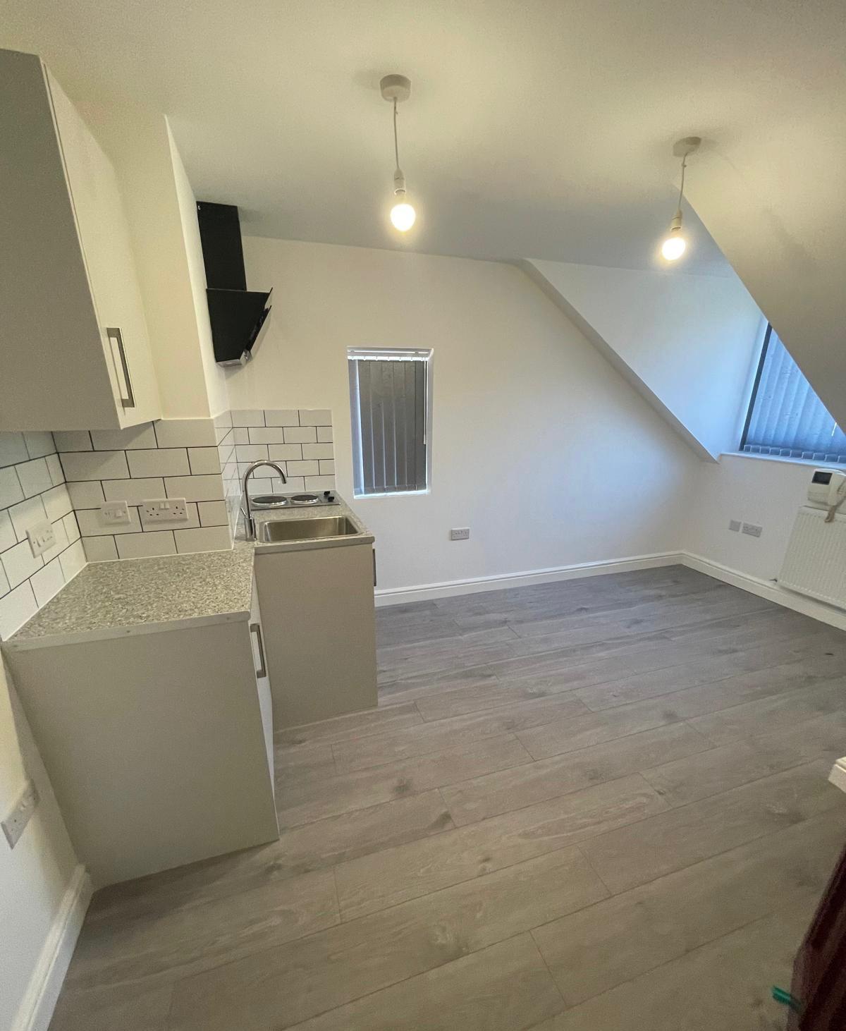 Flat Roberts Road in High Wycombe