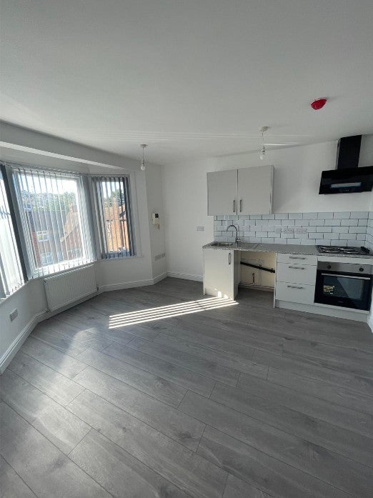 Flat Roberts Road in High Wycombe