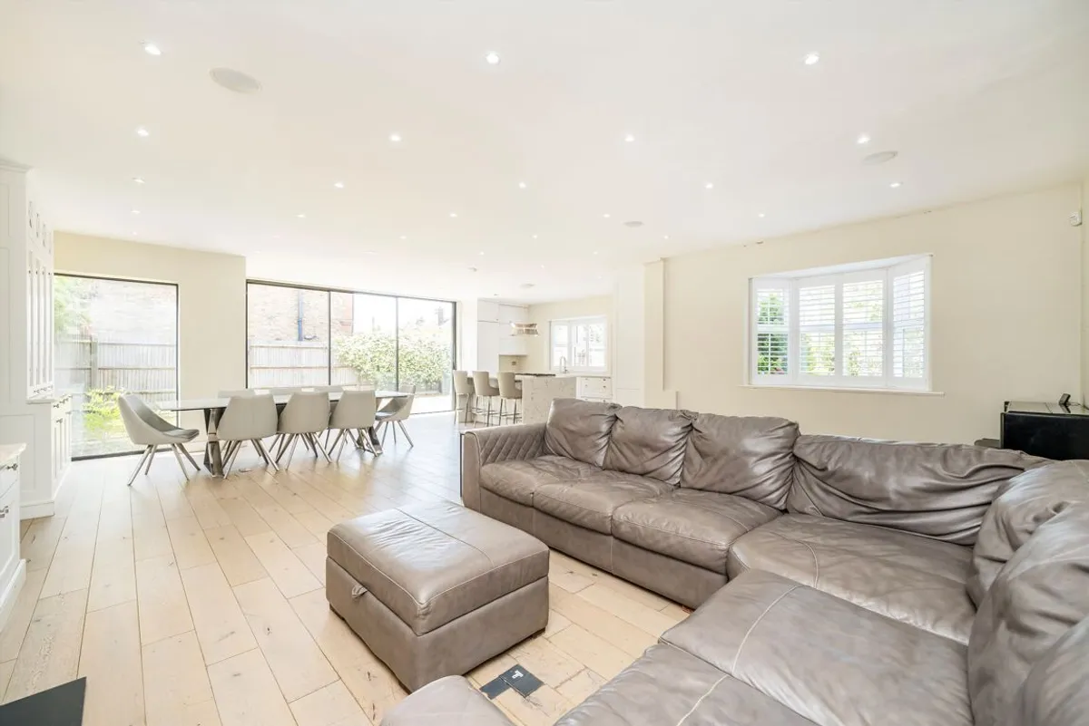 House Chara Place in Greater London