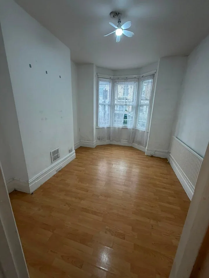 Flat St Stephen's Road in Greater London