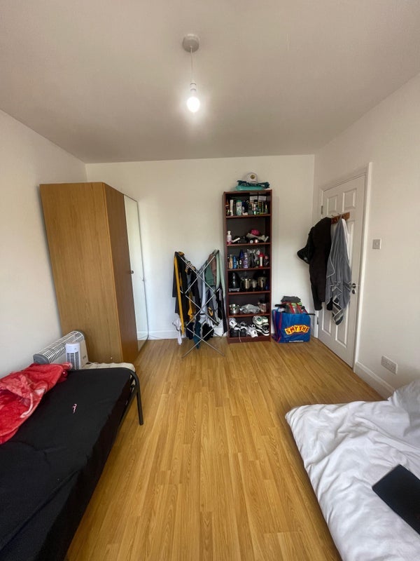 Room Brangbourne Road in Greater London