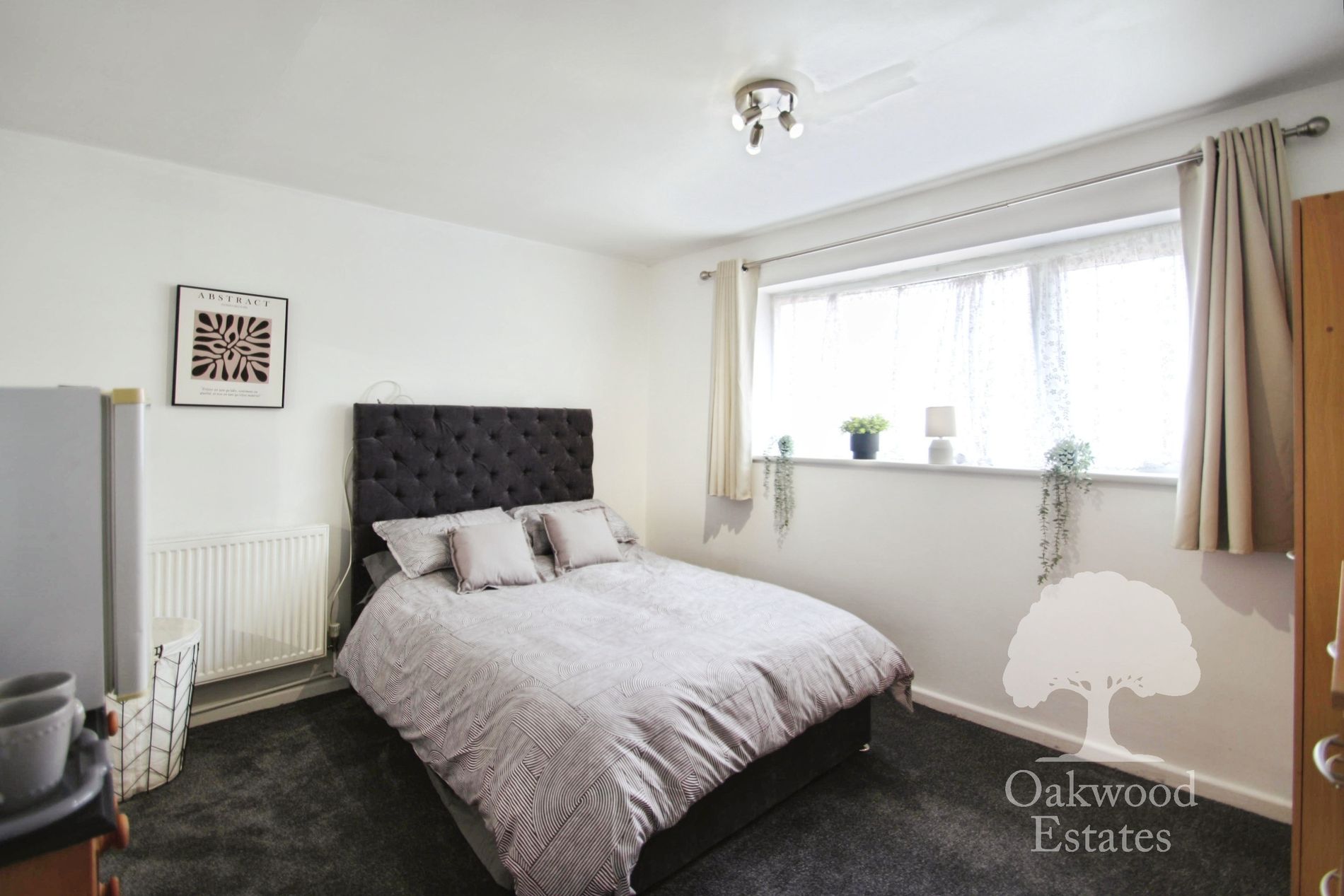 Flat Laurels Road in Iver Heath
