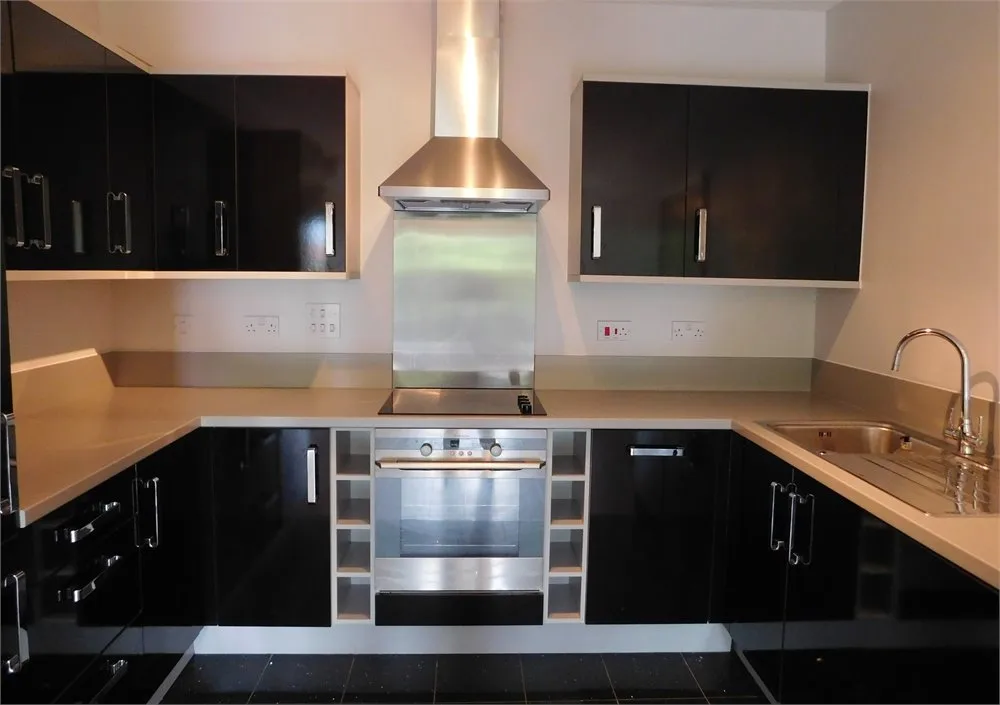 Flat Greenford Avenue in Greater London