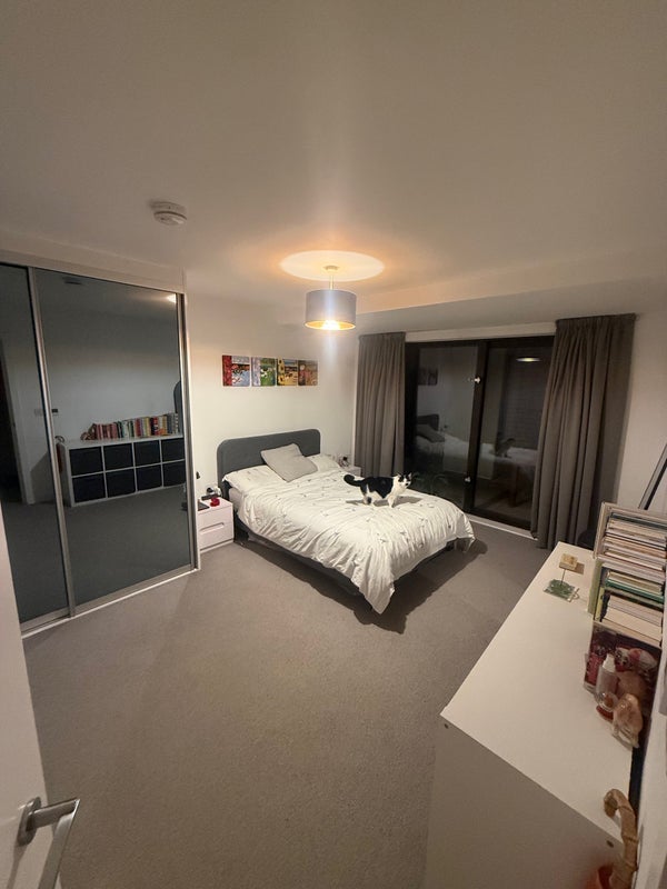 Room Forrester Way in Greater London