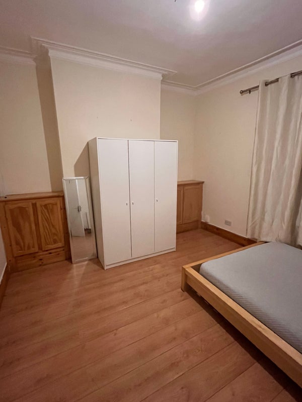 Room Ruby Street in Cardiff